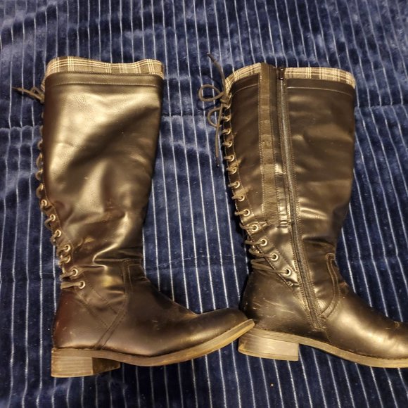 Boots - Picture 3 of 3